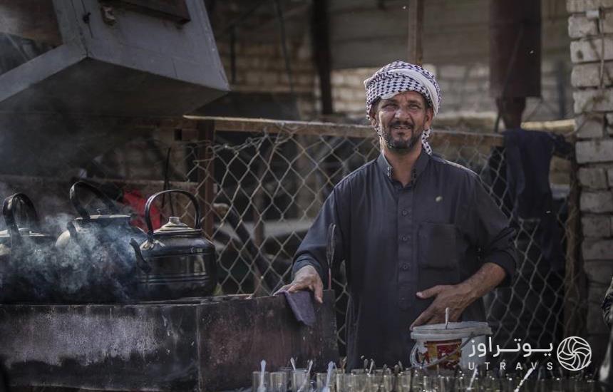 پذیرایی از زائران با چای عراقی